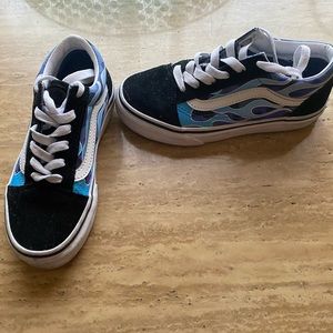 Boys Vans Sk8-Hi black and blue flames